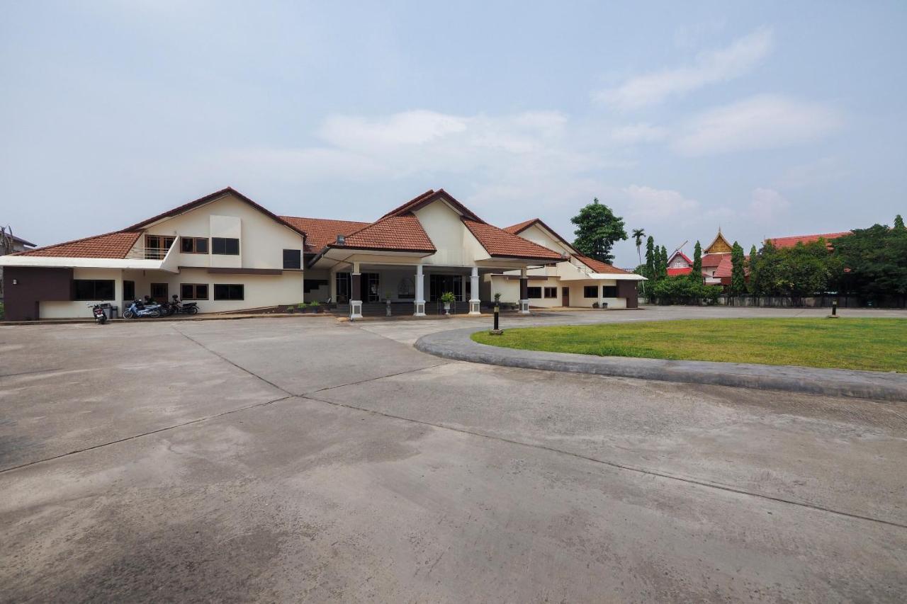 Oyo 859 Golden Land Hotel Chiang Rai Exterior photo