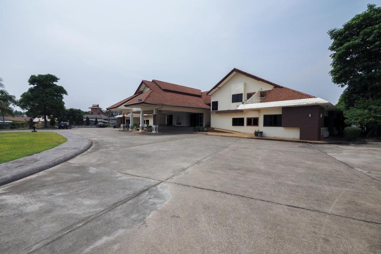 Oyo 859 Golden Land Hotel Chiang Rai Exterior photo